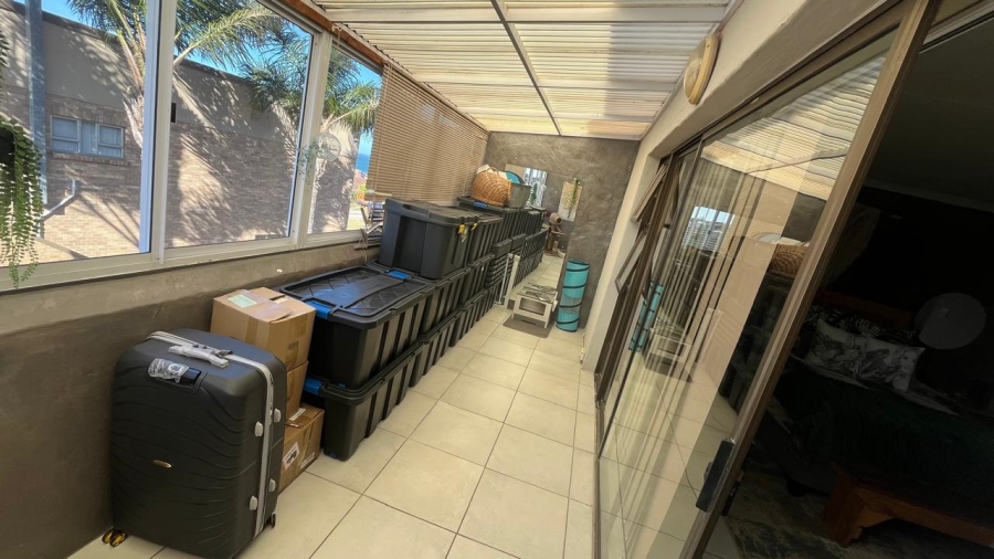 5 Bedroom Property for Sale in Wavecrest Eastern Cape